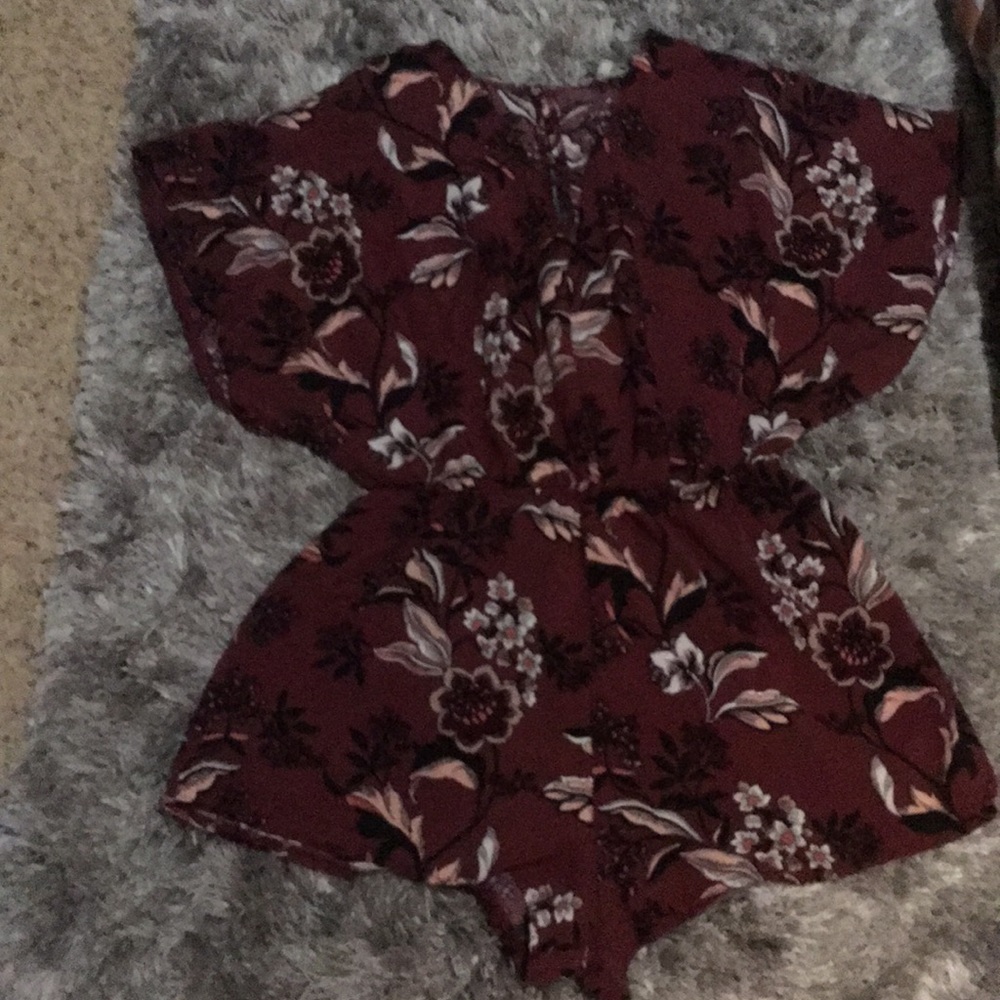 Floral romper perfect for summer size large